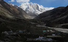 प्रतीकात्मक तस्वीर: गंगोत्री धाम बर्फबारी
