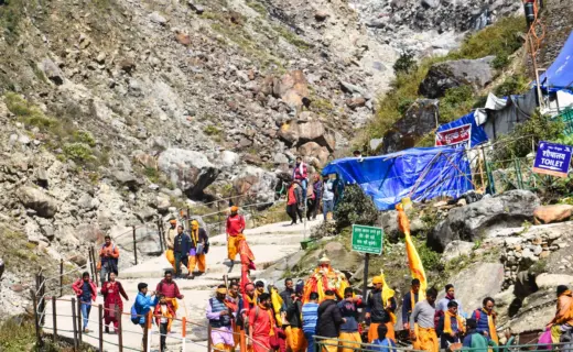 प्रतीकात्मक तस्वीर: वैष्णो देवी यात्रा मौसम